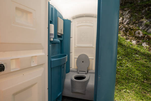 Best Best portable toilet rental  in Clinton, IL