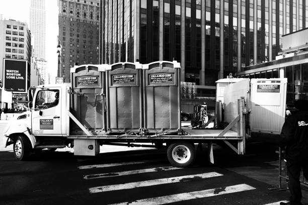 Best Luxury portable toilet rental  in Clinton, IL